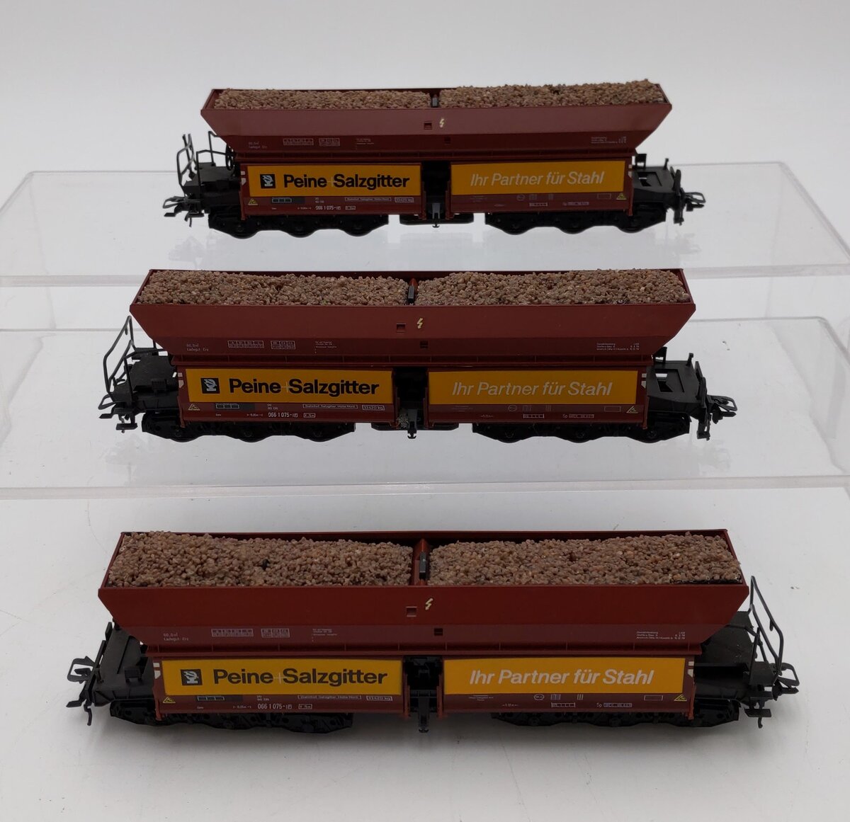 Roco 46250 HO Scale Peine Salzgitter Hopper w/Load  (3) EX