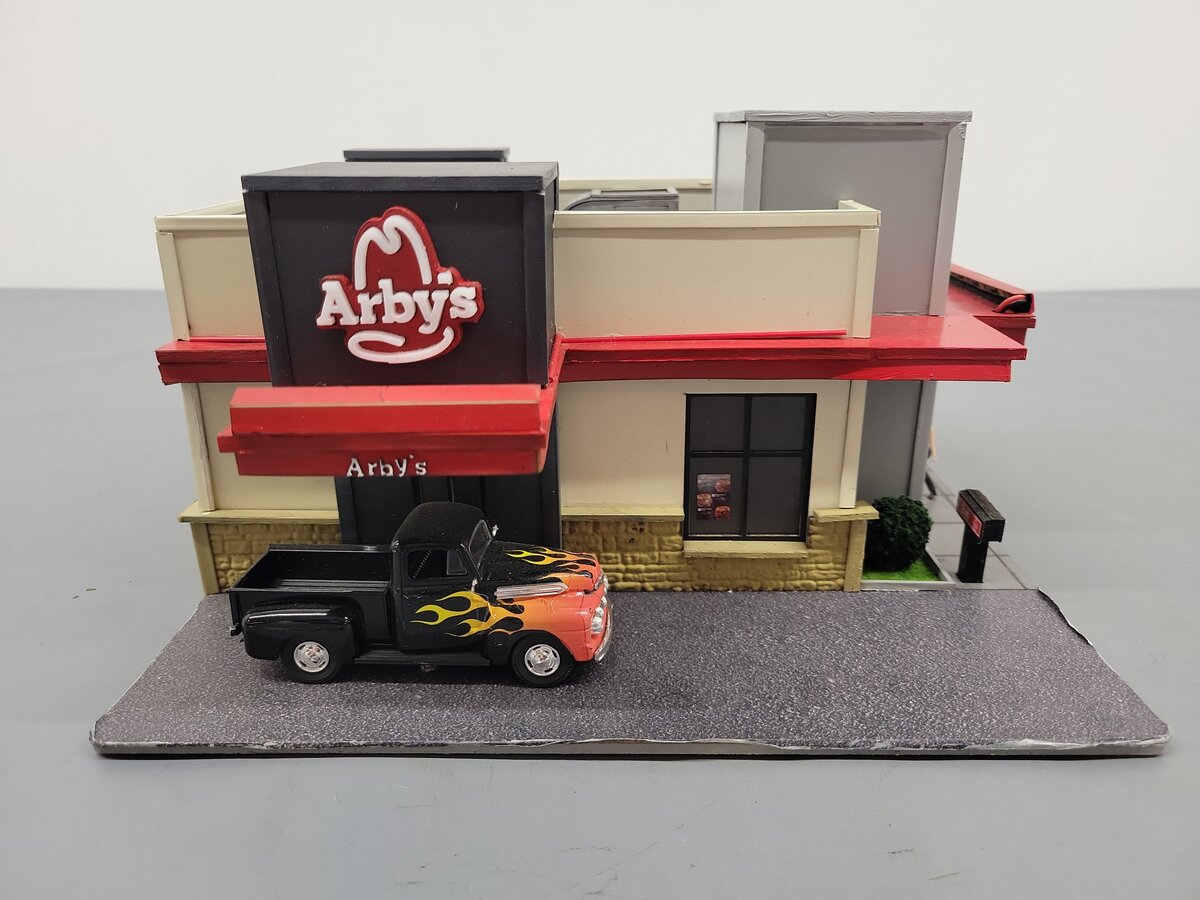Menards 279-6149 O Gauge Arby's Restaurant w/ 1951 Ford EX