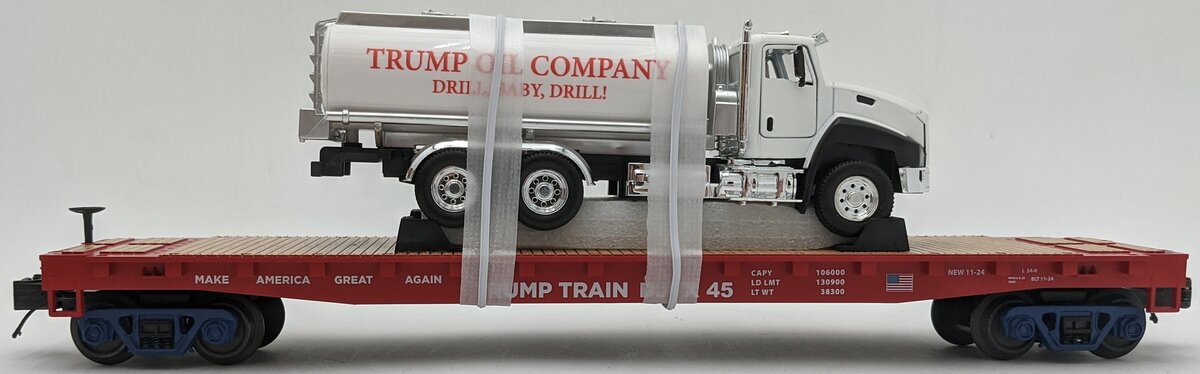 MTH 20-95804 O Donald J. Trump Premier Flat Car with Tanker Truck NIB