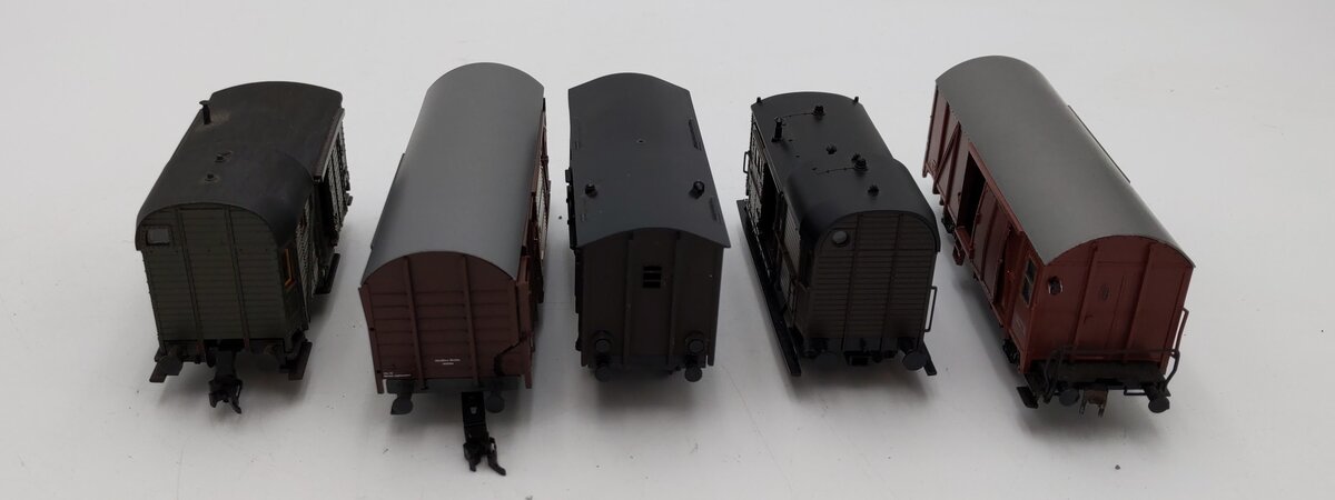 HO Scale Assorted Freight Cars [5] VG