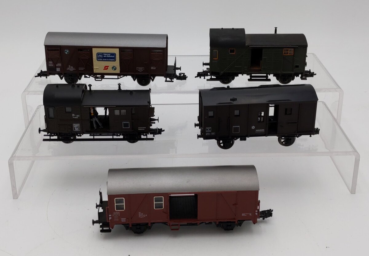 HO Scale Assorted Freight Cars [5] VG