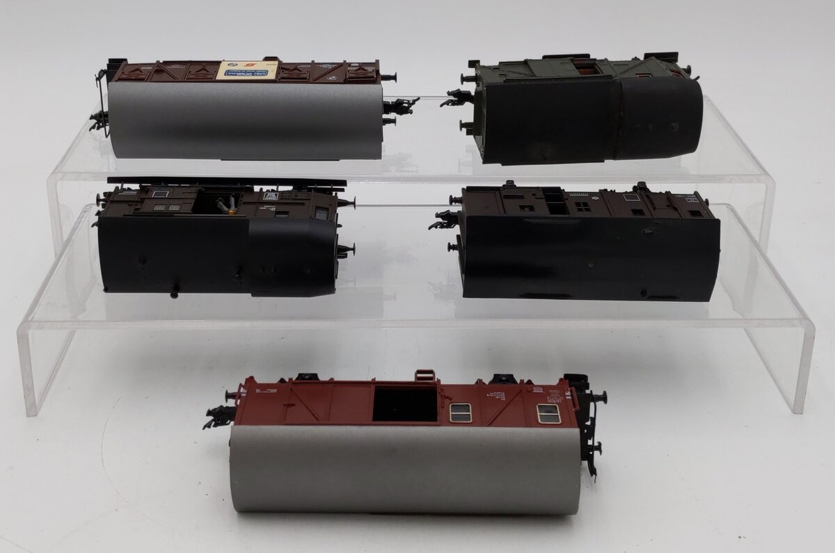 HO Scale Assorted Freight Cars [5] VG