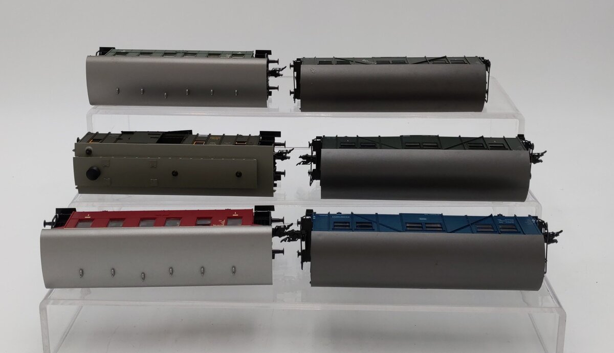 HO Scale Assorted Freight Cars [6] EX