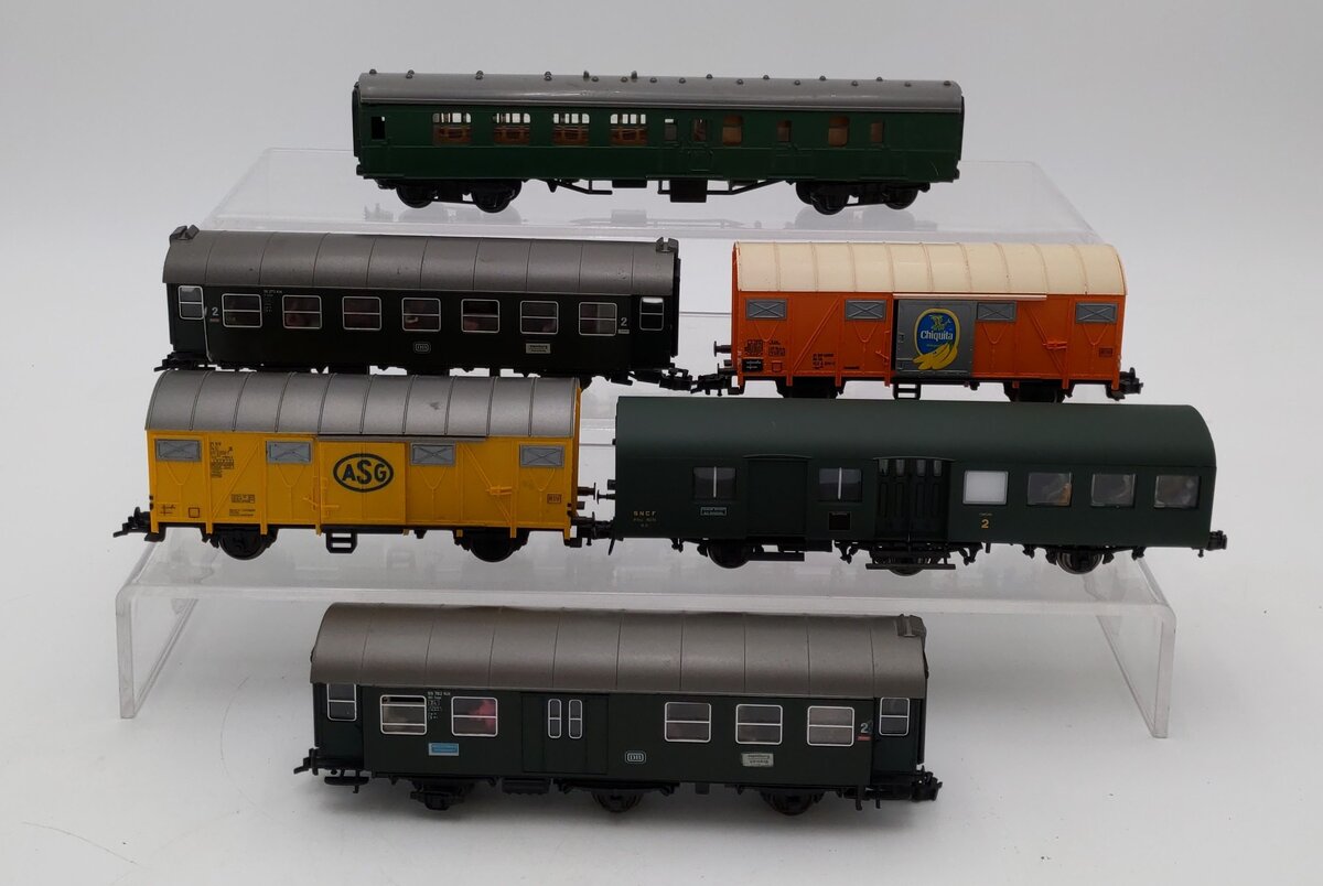 HO Scale Assorted Freight Cars [6] EX