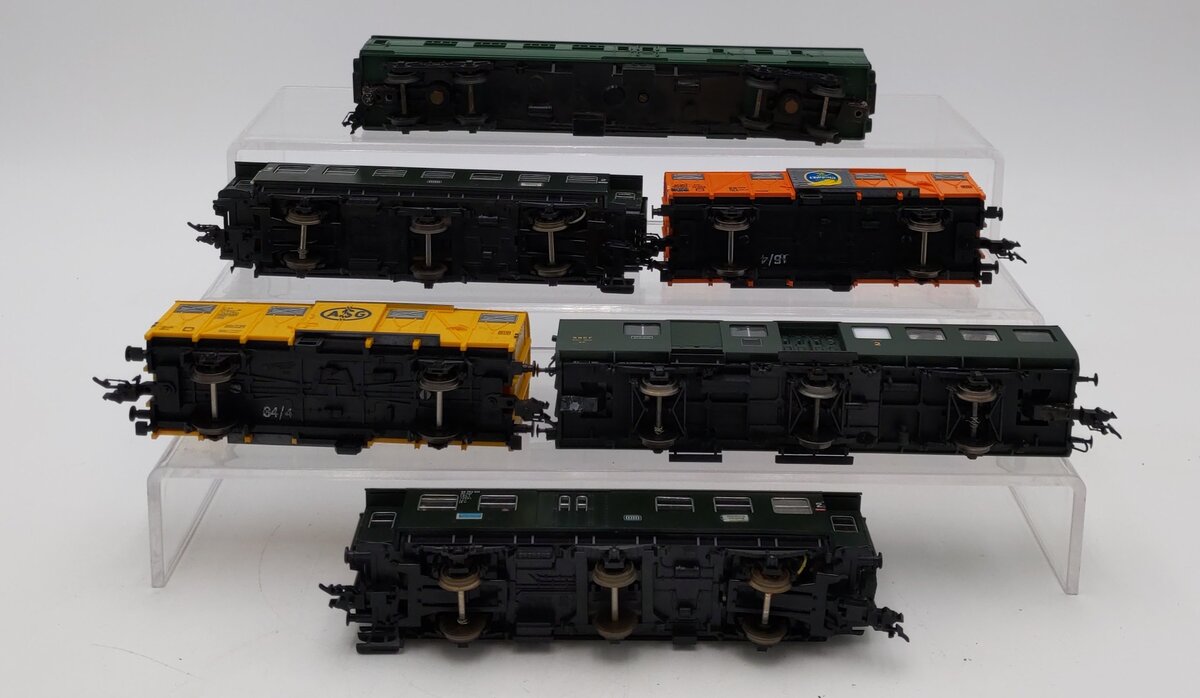 HO Scale Assorted Freight Cars [6] EX