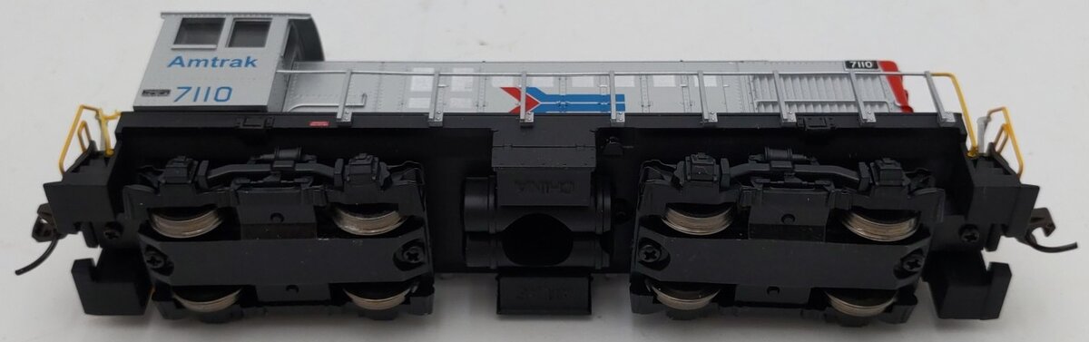 Atlas 8713 HO Amtrak Alco S-2 Locomotive Diesel Locomotive #7110 EX/Box