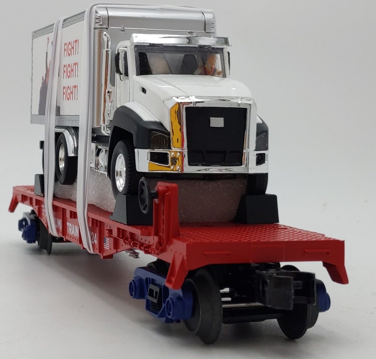 MTH 30-76955 O Donald J. Trump RailKing Flat Car w/Box Truck w/ Sounds & Lights LN/Box