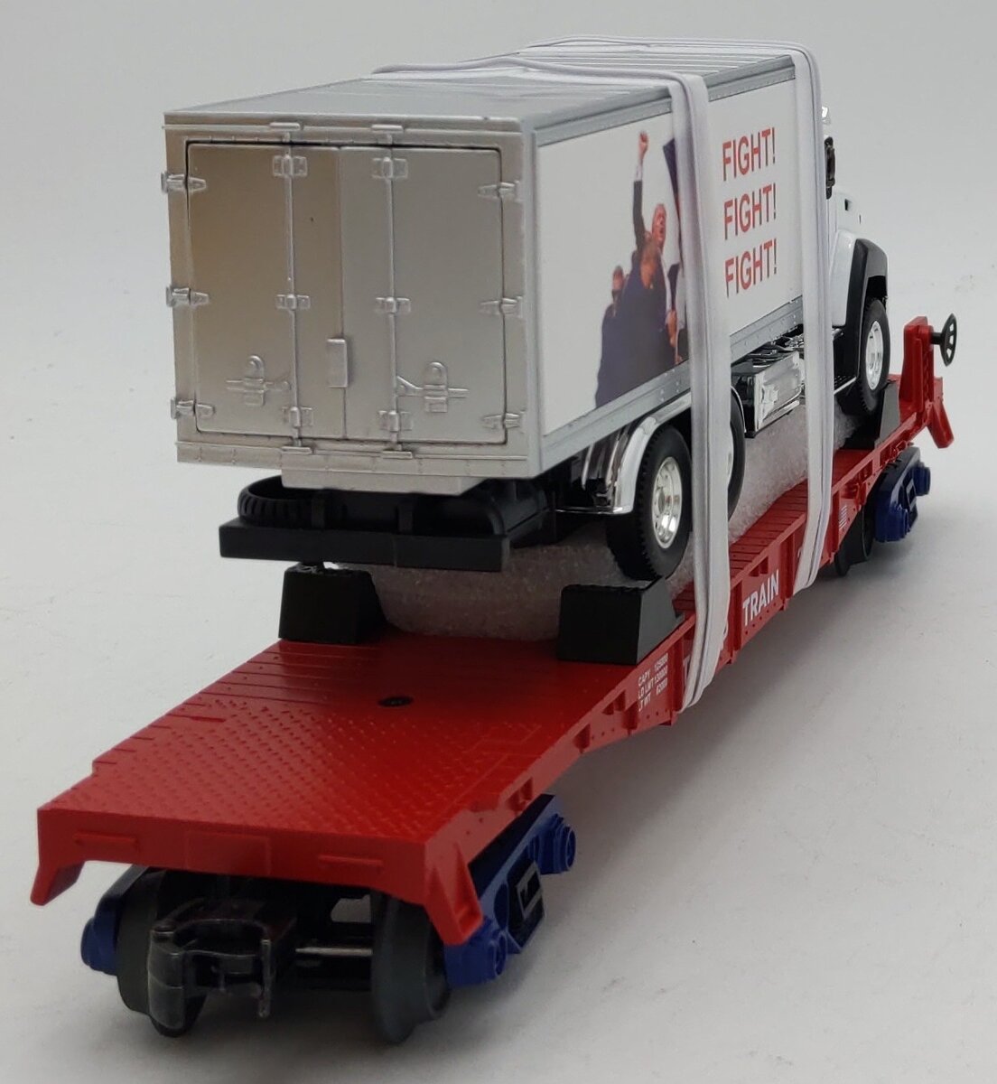 MTH 30-76937 O Gauge Donald J. Trump Flat Car w/Box Truck LN/Box