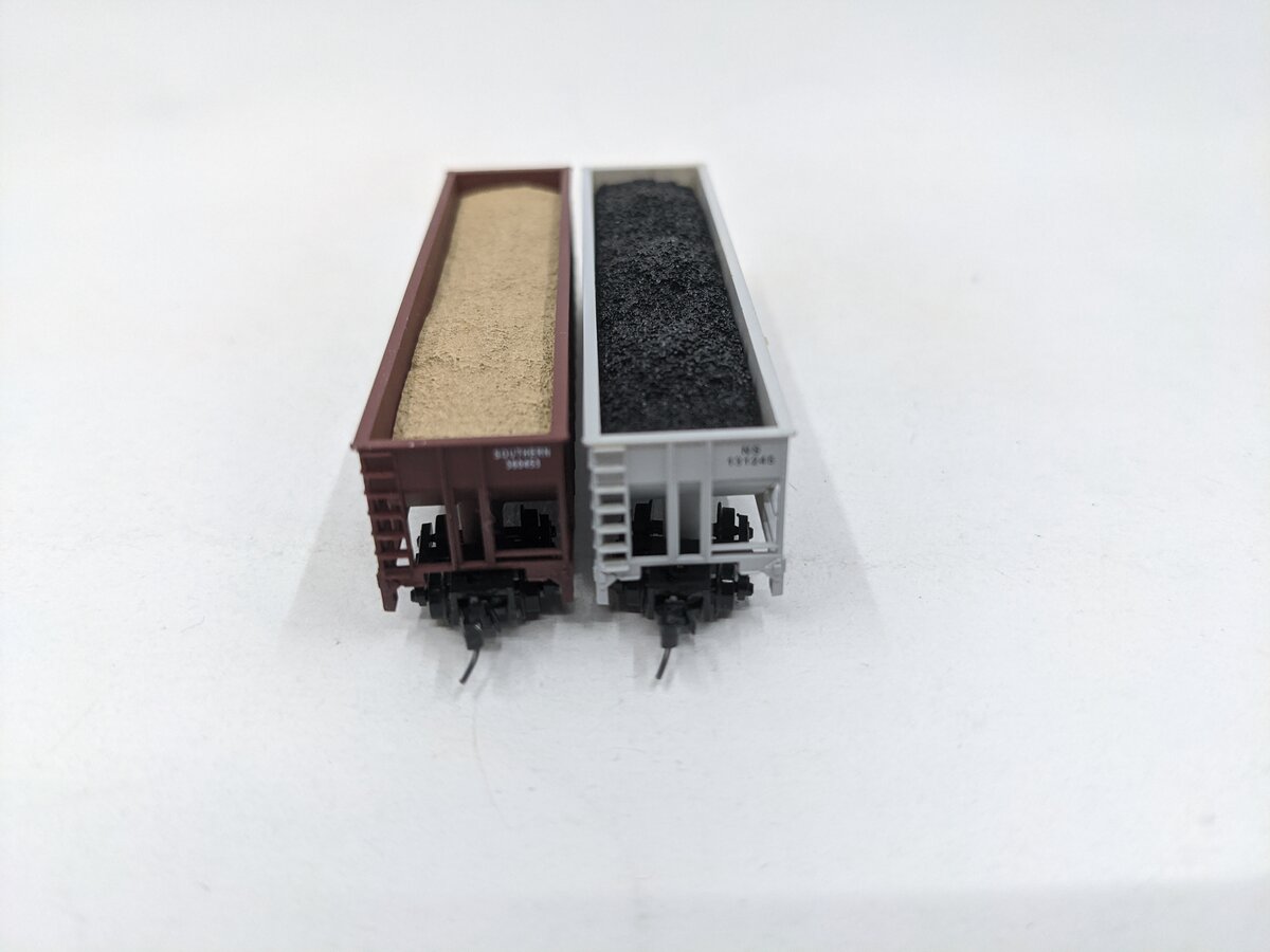 Pennzee Z Scale Hoppers [2] LN