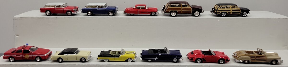 Kinsmart, Weller, & Other Assorted Diecast Cars [11] EX