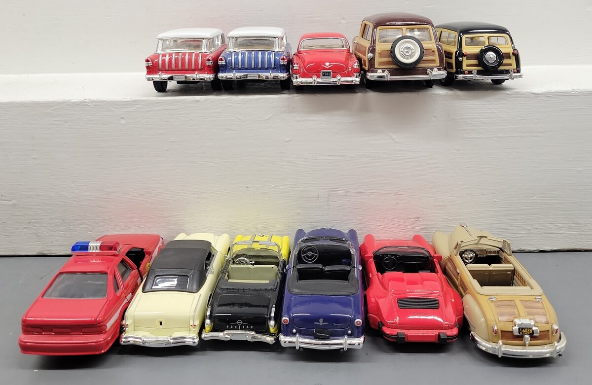 Kinsmart, Weller, & Other Assorted Diecast Cars [11] EX