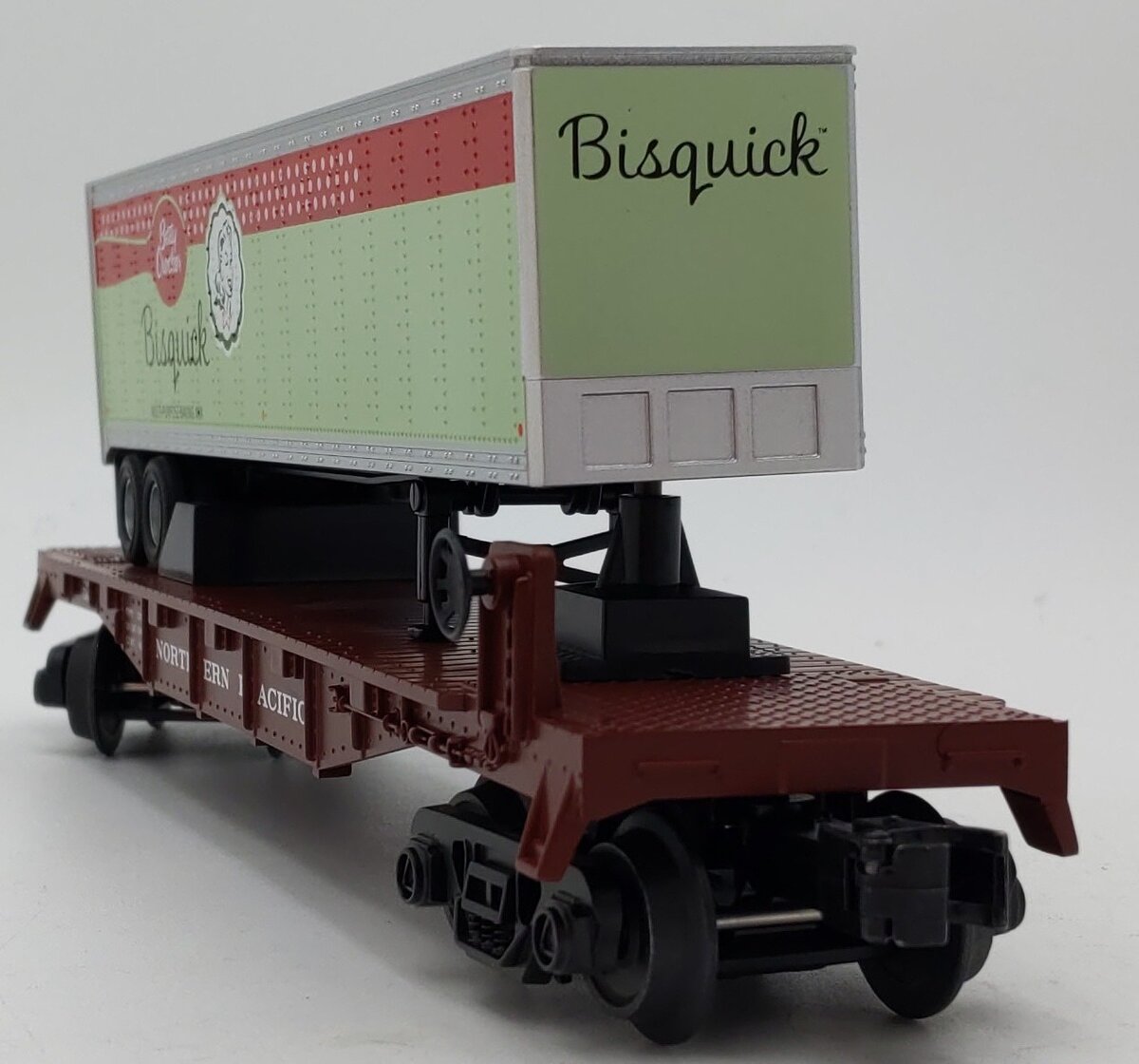MTH 30-76893 O Gauge Northern Pacific Flat Car w/40' Trailer #62518 LN/Box