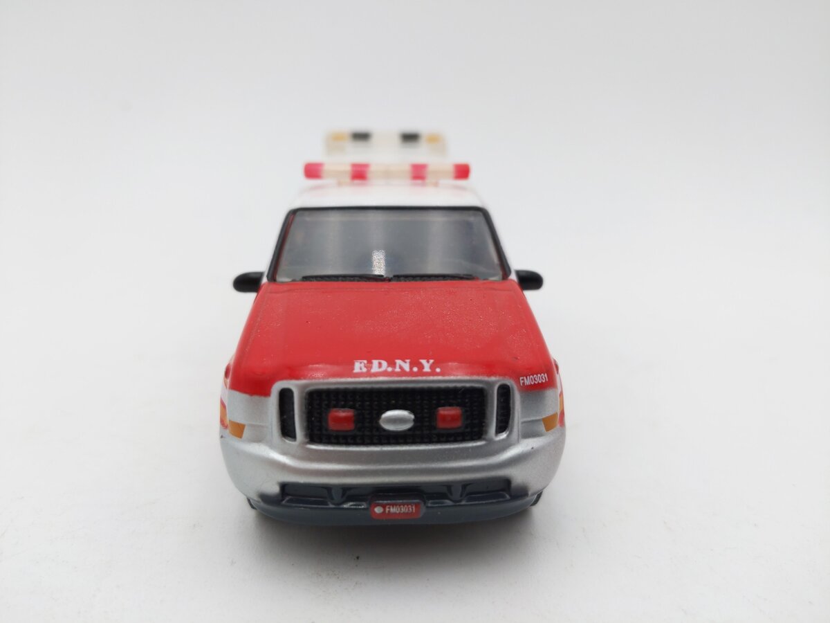 AmerCom FM03031 1:50 2004 Fire Department of New York Ford Excursion XLT EX