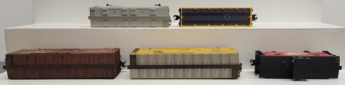 Atlas and Other O Gauge Assorted Freight Cars [5] VG