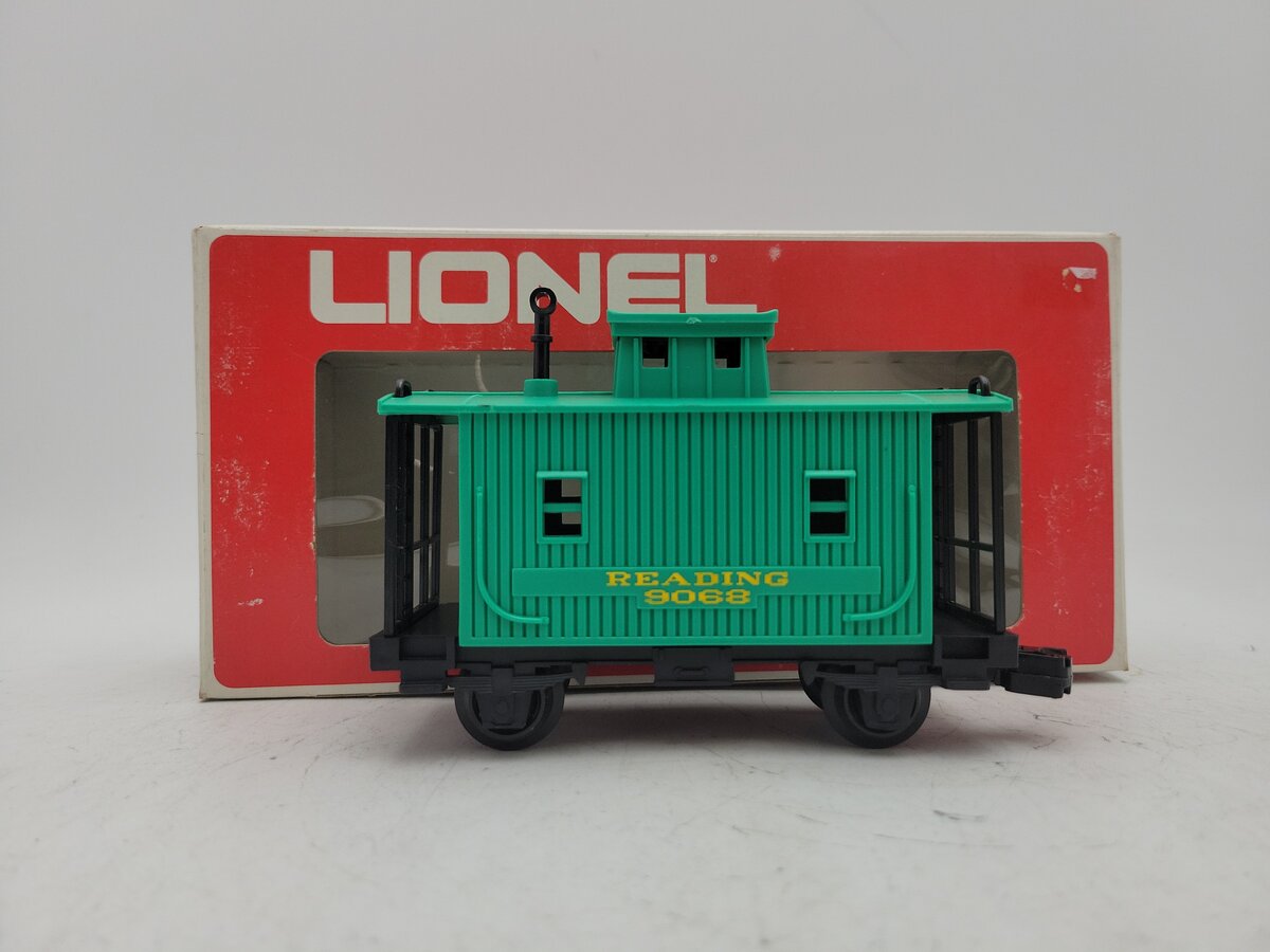 Lionel 6-9068 O Gauge Reading Bobber Caboose EX/Box