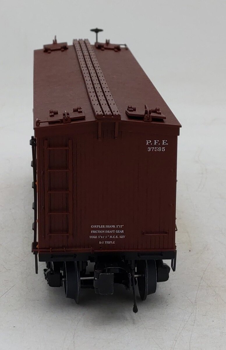MTH 20-94832 O Pacific Fruit Express 36' Woodsided Reefer Car #37595 LN/Box