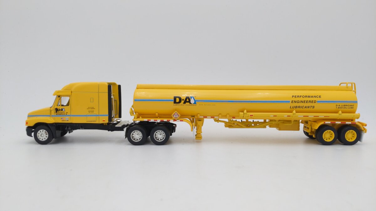 First Gear 1:64 Yellow Freightliner Century D-A Lubricant Company Tanker Trailer EX