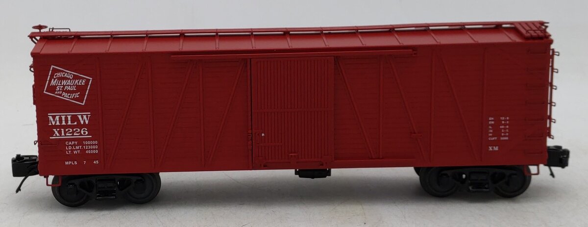 MTH 20-99454 O Gauge Milwaukee Road USRA Single Sheathed Boxcar #1226 LN/Box