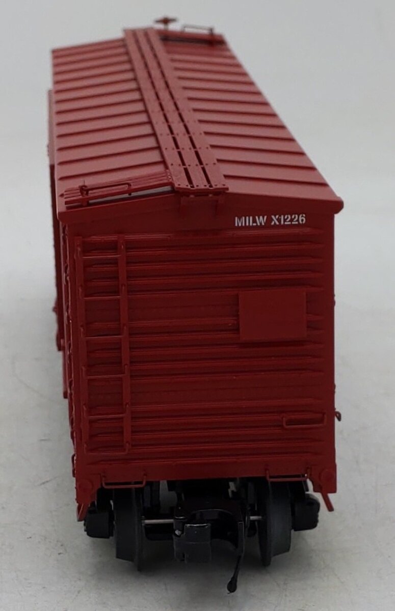 MTH 20-99454 O Gauge Milwaukee Road USRA Single Sheathed Boxcar #1226 LN/Box