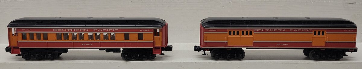 Lionel 6-81774 O Southern Pacific Daylight Madison Car Coach & Baggage 2-Pack EX/Box