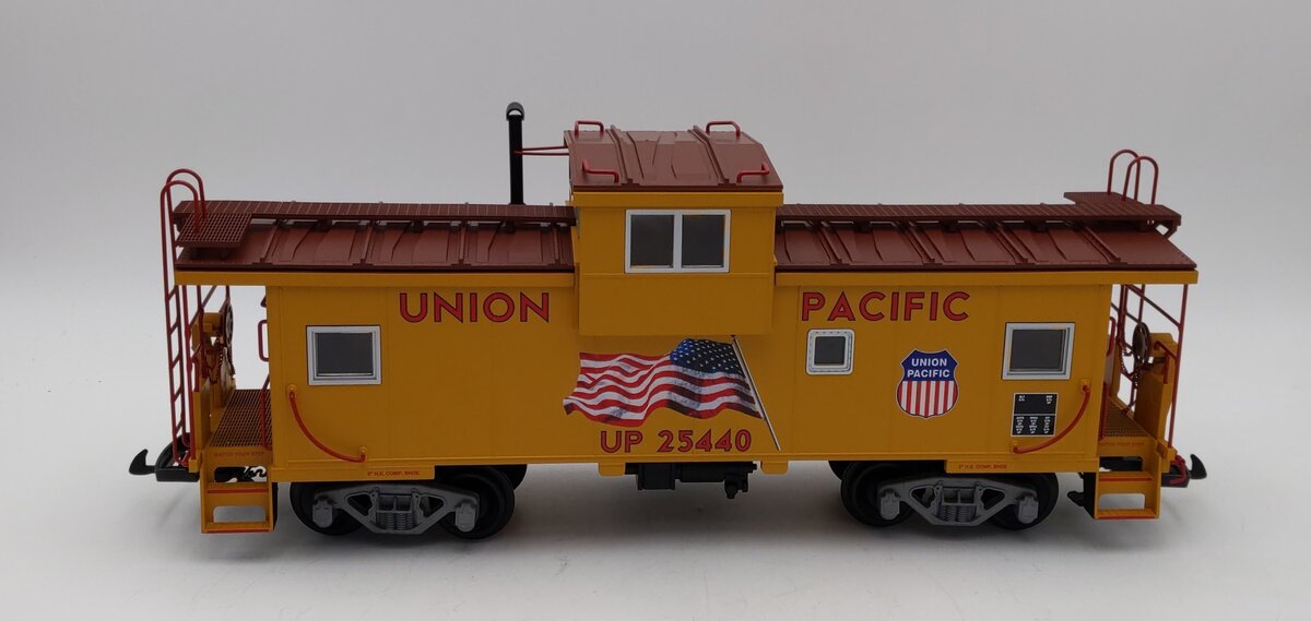 USA Trains R12136 G Union Pacific Flag Extended Vision Caboose LN/Box