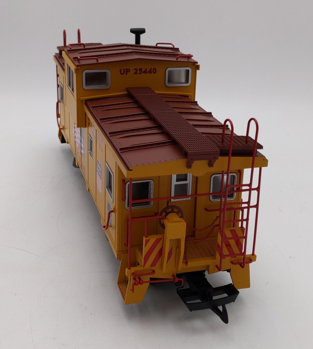 USA Trains R12136 G Union Pacific Flag Extended Vision Caboose LN/Box
