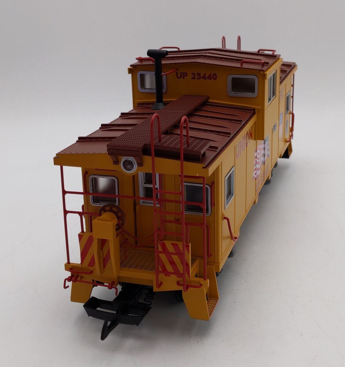 USA Trains R12136 G Union Pacific Flag Extended Vision Caboose LN/Box