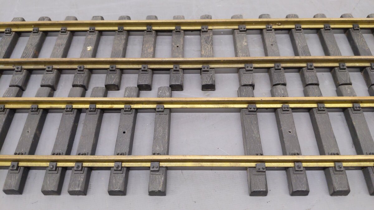 Aristo-Craft 11099 Euro Brass 5 ' Straight Track (8)