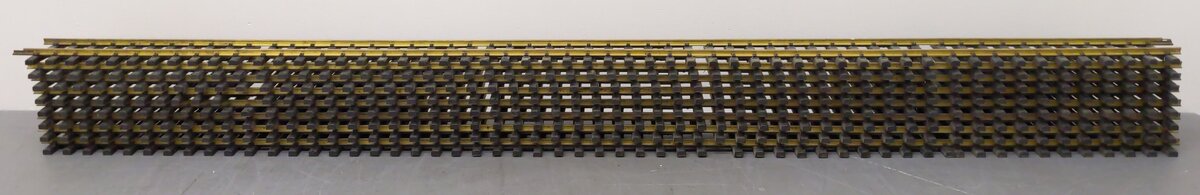 Aristo-Craft 11099 Euro Brass 5 ' Straight Track (8)