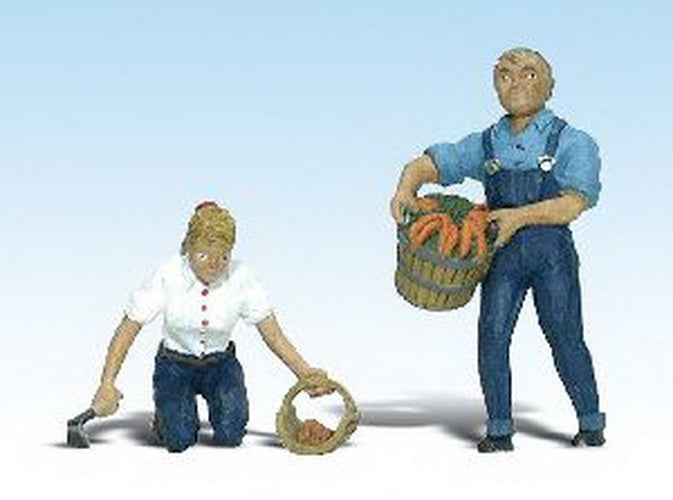 Woodland Scenics A2541 G Gus & Gertie Gardener Figures (Set of 2)