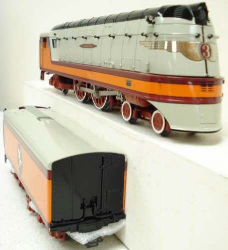 Lionel 6-38094 O Gauge Milwaukee Road Hiawatha 4-4-2 Steam Loco & Tender #3 MT/Box