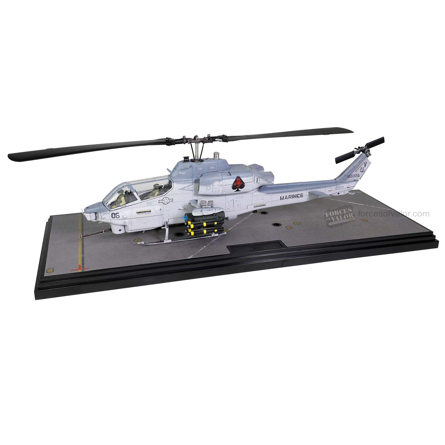 Forces of Valor FOV-820004A-2 1:48 AH-1W Whiskey Cobra 9/11 Tribute Helicopter
