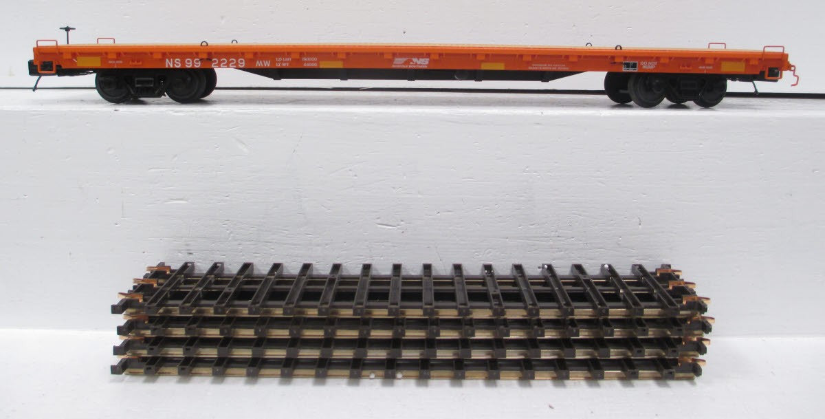 MTH 20-95147 O Gauge Norfolk Southern 60' Flatcar #992229 with 4 Track Loads LN/Box