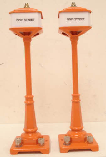 MTH 20-1029 #57 Orange Street Lamps (Set of 2)