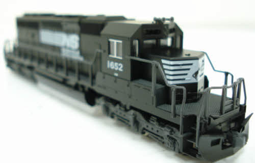 Kato 176-4811 N Scale Norfolk and Southern SD-40-2 Diesel Locomotive #1652