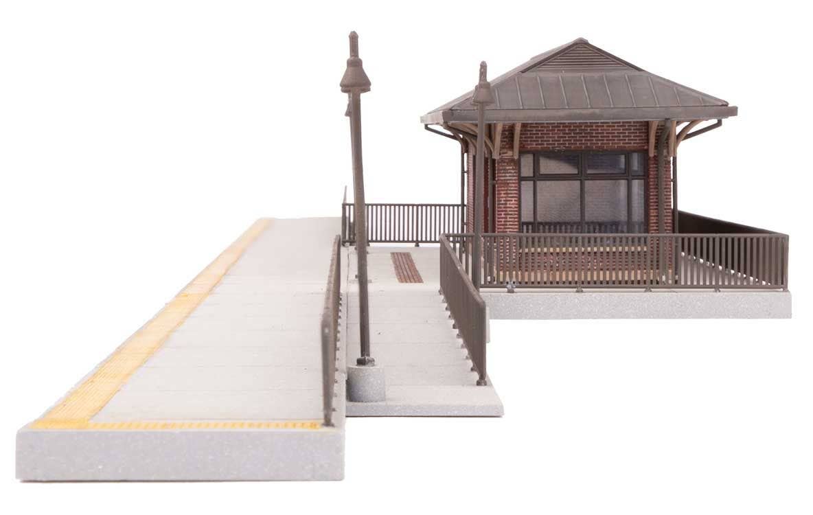 Walthers 933-3392 HO Amtrak Rural Station Building Kit