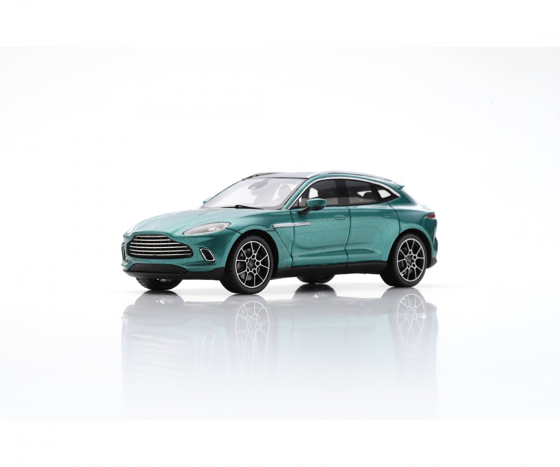 Schuco 450925900 1:43 2019 Aston Martin DBX Metallic Green Car