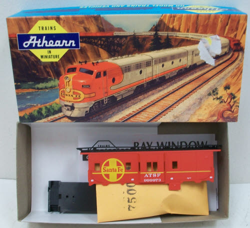 Athearn 1286 HO Scale Santa Fe 37' Bay Window Caboose Road # 999973 Kit