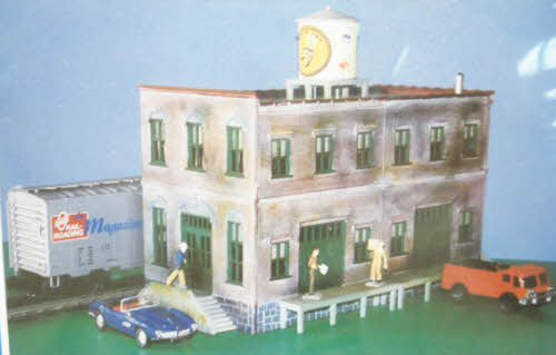 Ameri-Town 443 O Gauge Buildings Unlimited C.R. Eaky Chair Company Kit