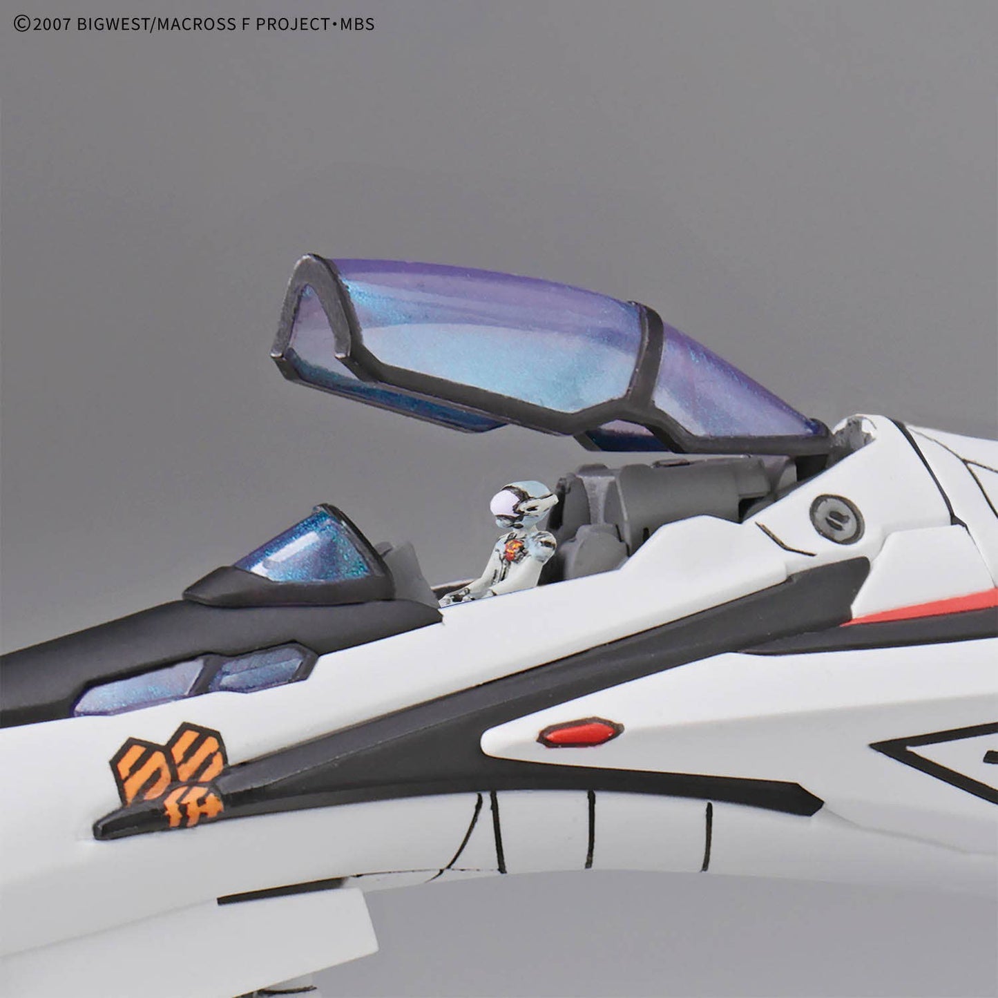 Bandai 2805099 1:100 HG VF-25F Messiah Valkyrie (Alto Custom) Plastic Model Kit