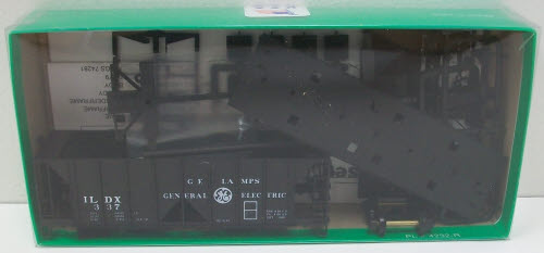 Bowser 55657 HO GE Lamps 70 Ton 2-Bay Covered Hopper Kit