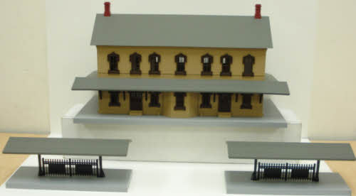 MTH 30-9050 O Illuminated Cream/Brown Passenger Station w/Dual Platforms LN/Box