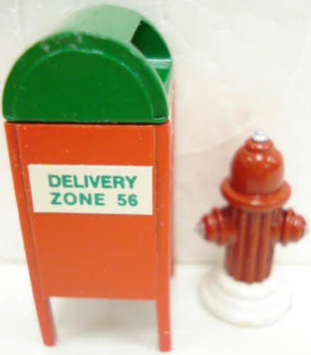Dept 56 5214-0 Mail Box/ Fire Hydrant