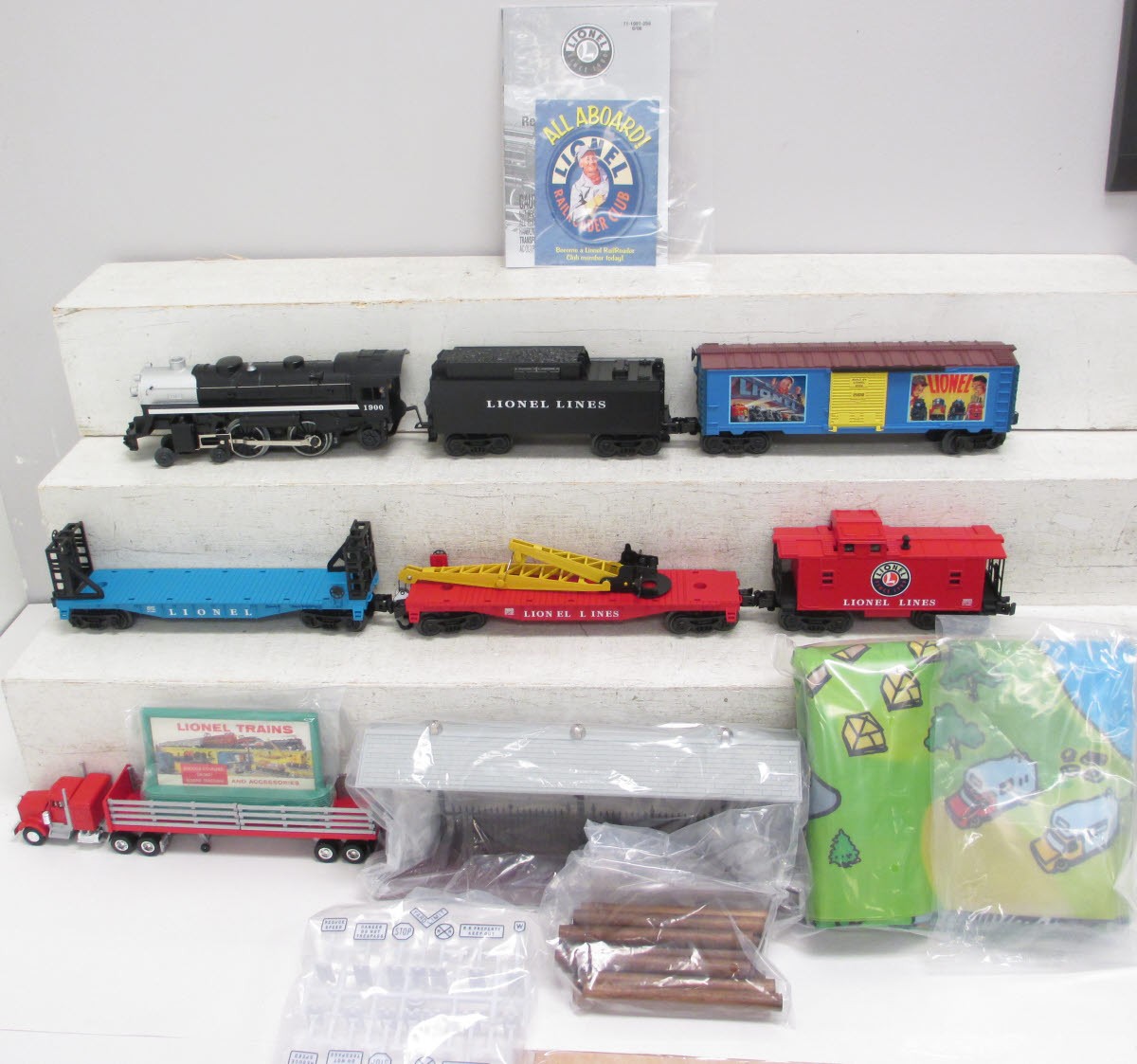 Lionel 6-11001 O Gauge Steam Freight Train Set NIB
