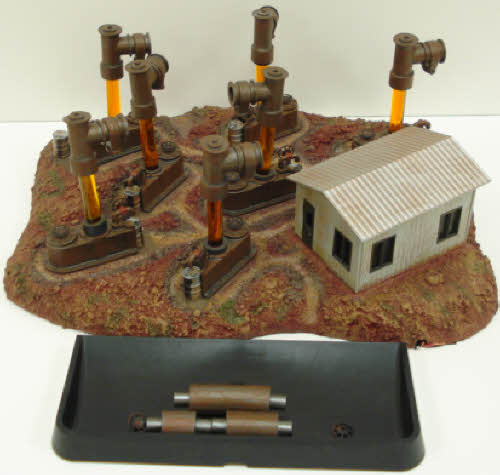Lionel 6-24112 O Gauge Oil Field With 7 Oil Wells & Bubble Tubes