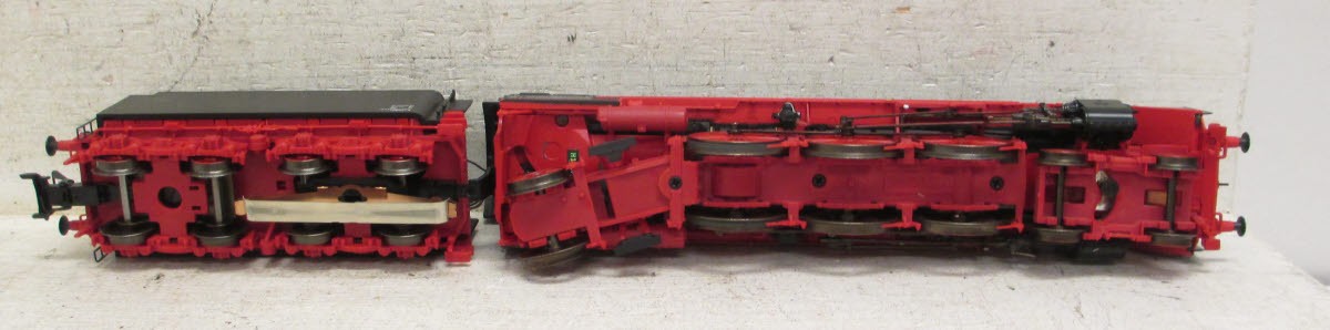 Marklin 39017 BR 01 150 DB Express Train Steam Locomotive & Tender w/Wooden Case