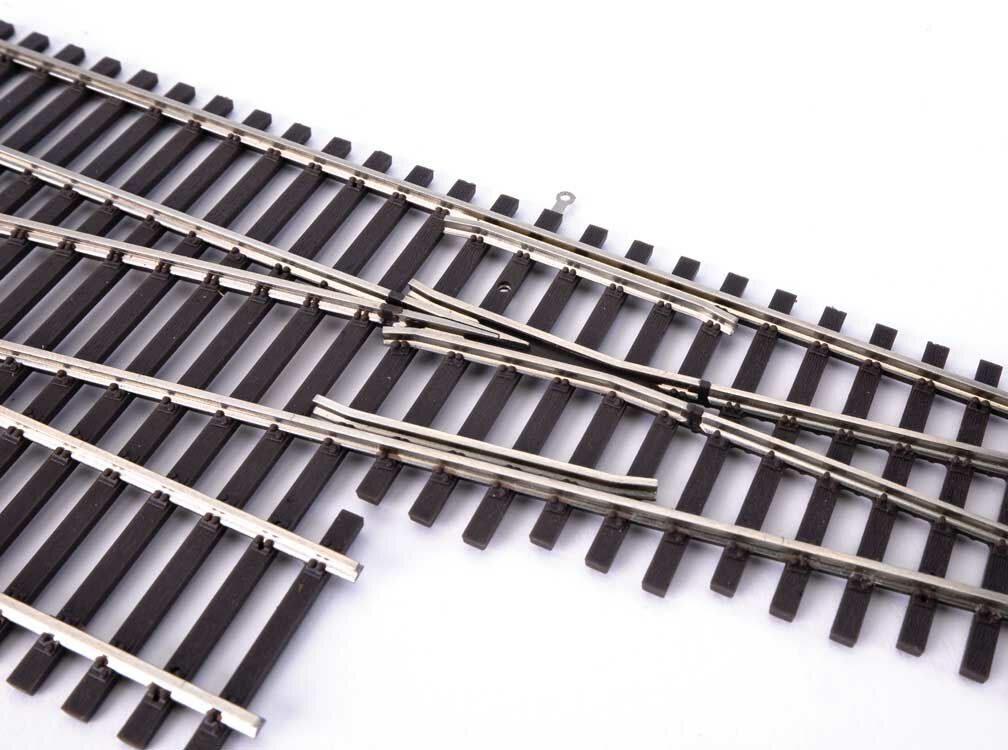 Walthers 948-83075 HO Code 83 Left Hand Nickel Silver No. 6 Crossover Turnout