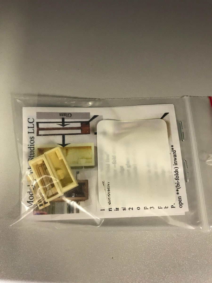 Model Tech Studios D0258 HO Scale Telephone Booths (Circa 1950's Style) Kit