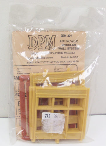DPM 301-61 HO Street Level Wall Sections W/20th Century Entry Kit