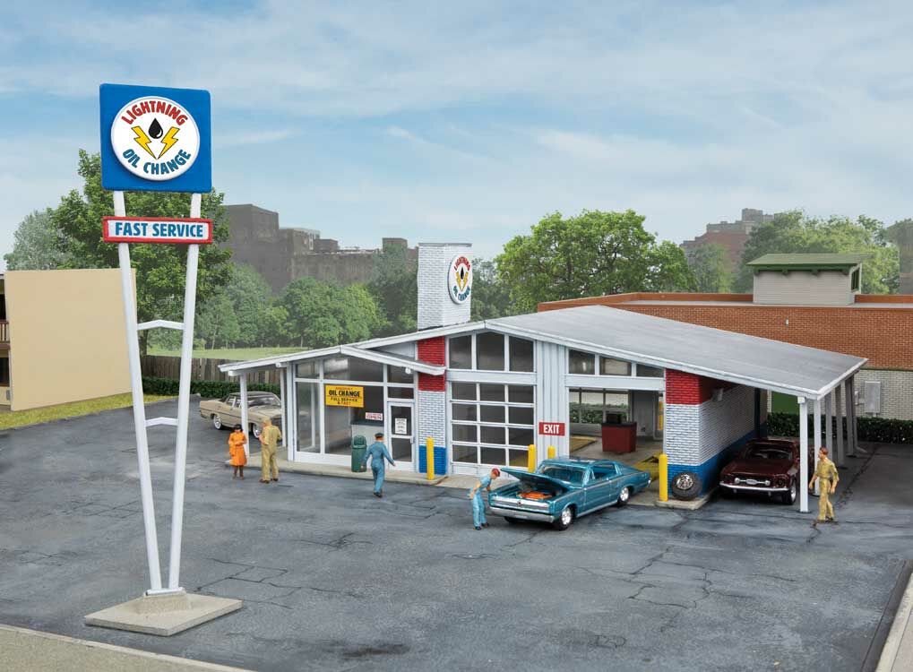 Walthers 933-3543 HO Drive-in Oil Change - Repurposed Gas Station Kit